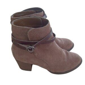 American Eagle Brown Genuine Suede Chunky Heel Almond-toe Ankle Booties Size 8